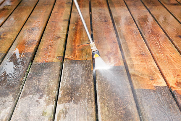 Best Sidewalk Pressure Washing  in Highwood, IL